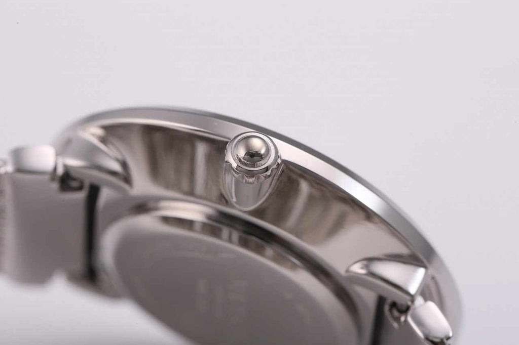 マディソンニューヨーク 腕時計 ブルーム MA012006-1 裏ぶた画像